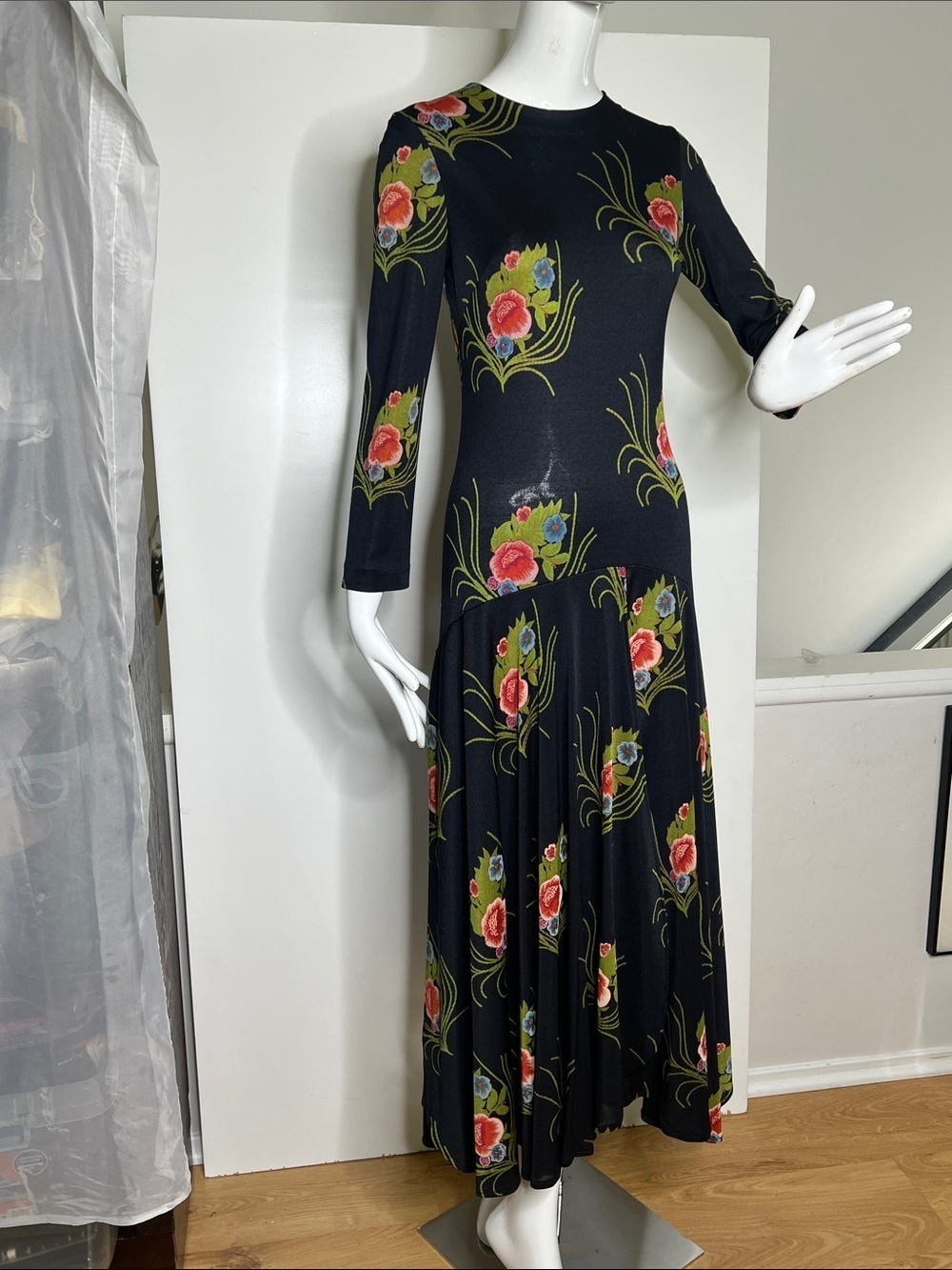 Diane von Furstenberg Sz 6-8 Vintage Made in Italy Long Sleeve Back Zip Dress